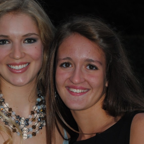 Meet your Posher, Andrea - Picture 1 of 1